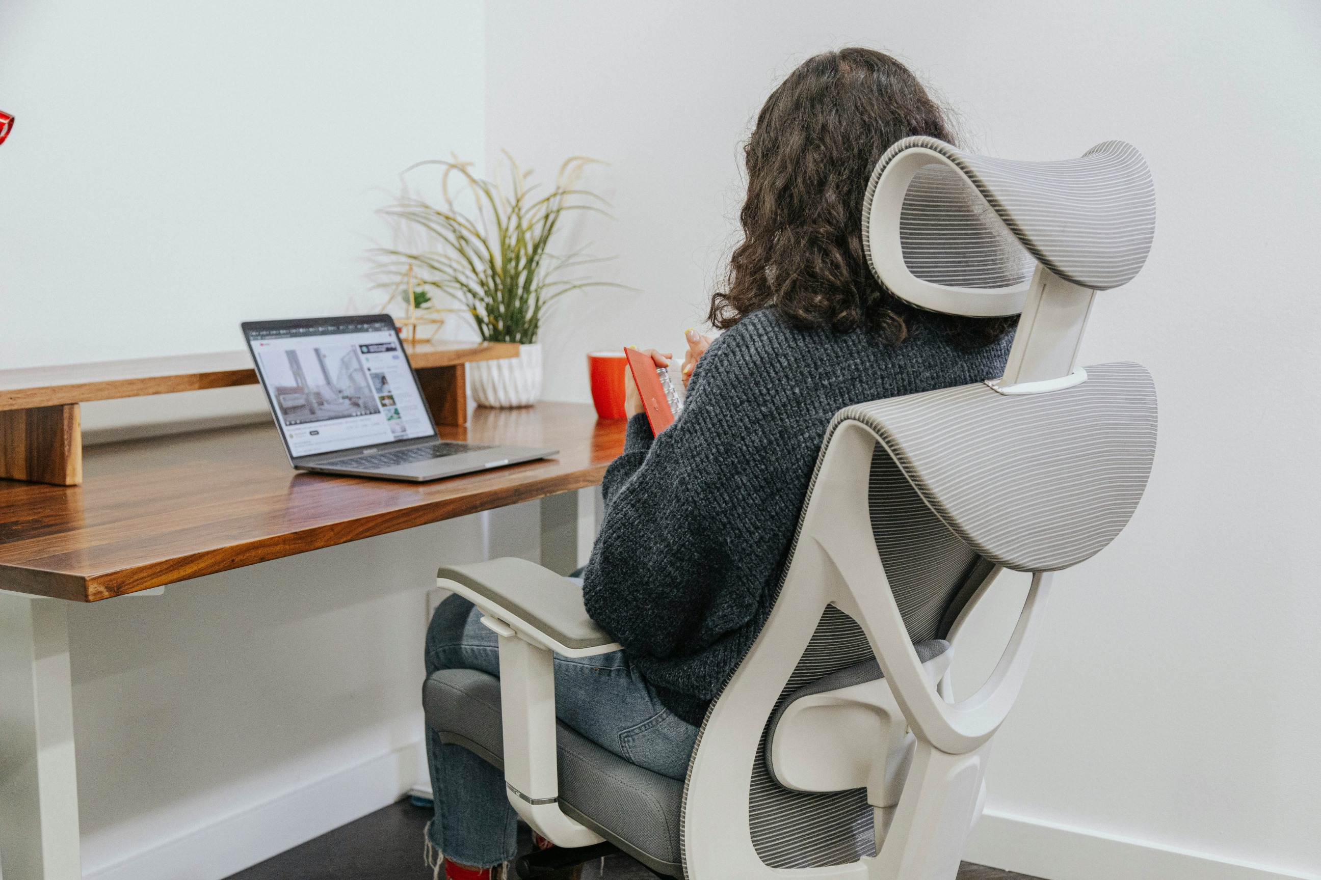 Cozy Office with Ergonomic Furniture